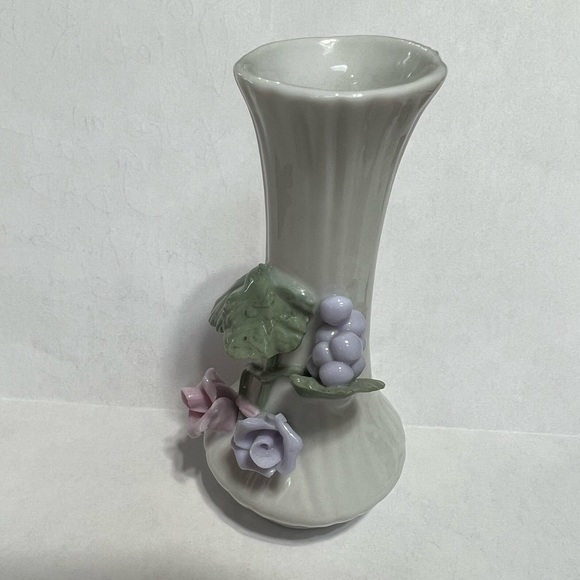 ENESCO miniature bud vase. Pink & purple roses with purple grapes. - Picture 3 of 5